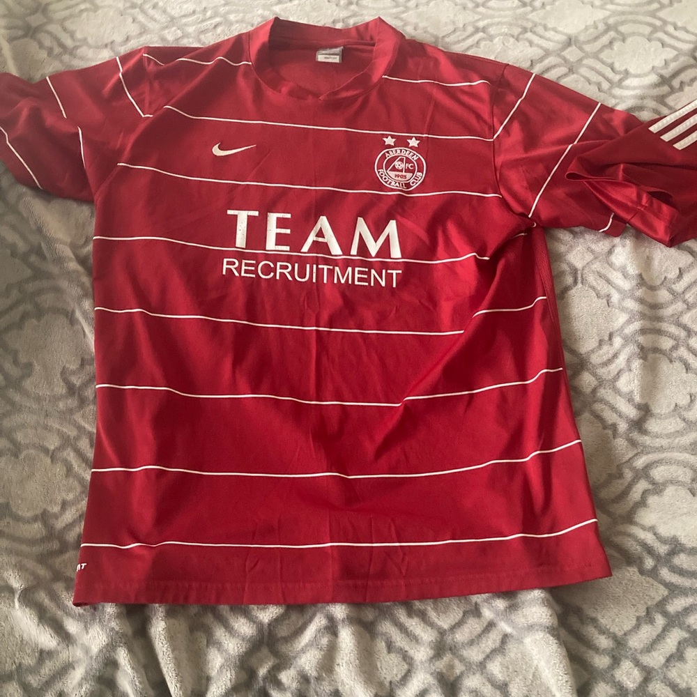 Nike Red Men’s Aberdeen Scottish Soccer Jersey
